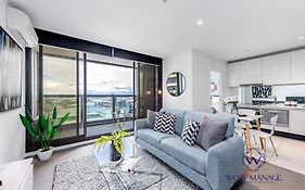 Wow Apartment On Lonsdale